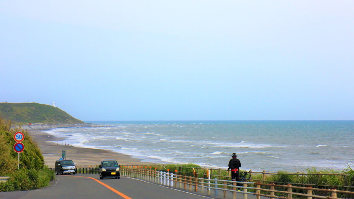 春濁りする海